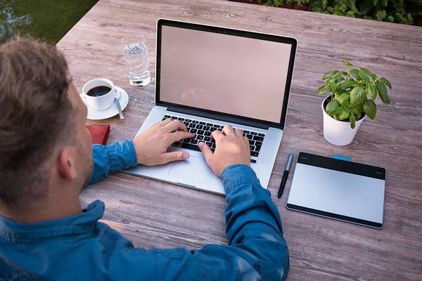 Comment prévenir et réduire les accidents et les maladies liés au travail ?